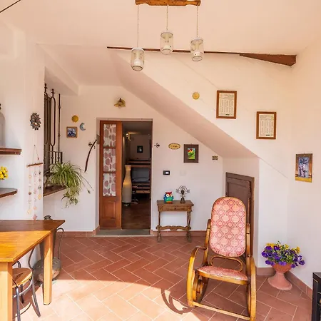 Fattoria Podere Peciano Gospodarstwo agroturystyczne Cortona