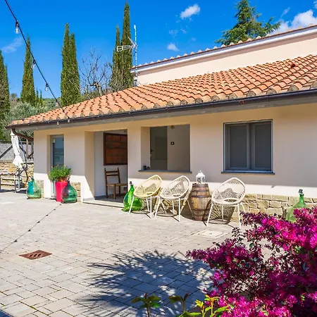 Fattoria Podere Peciano בית חווה